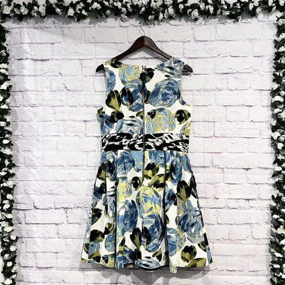 Taylor Size 12 Fit & Flare Dress Green Sleeveless Floral Pattern Lined Pleated - Picture 2 of 12